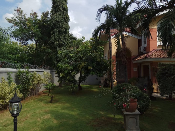 Rumah disewakan di cluster Menteng Lippo Cikarang 